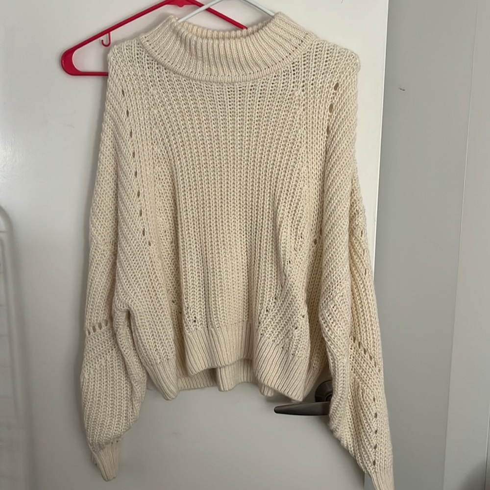 Cream coloured H&M chunky knit sweater